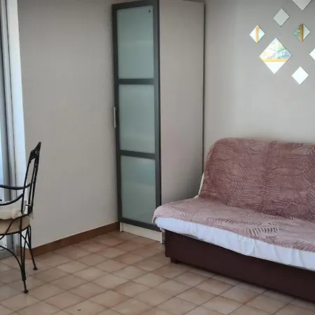 2 Pieces En Rez- De -jardin شقة *